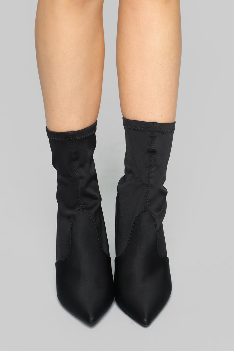 How You Remind Me Booties - Black