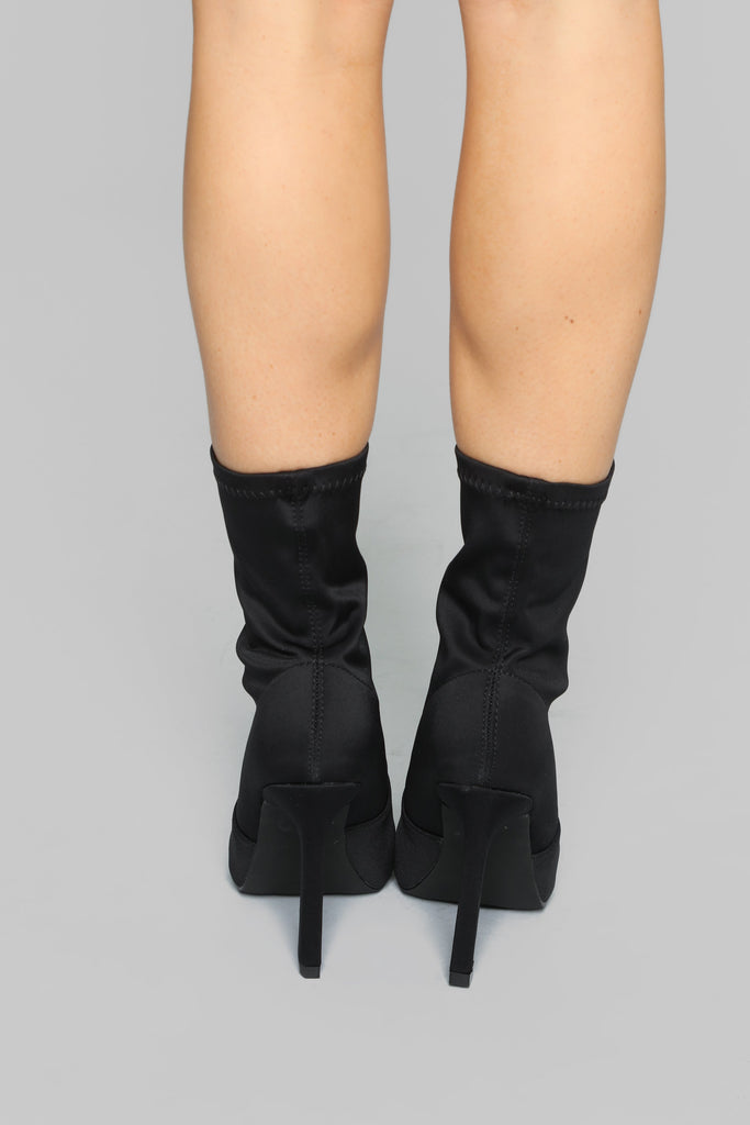 How You Remind Me Booties - Black