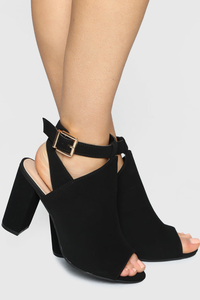 Key To Your Heart Booties - Black