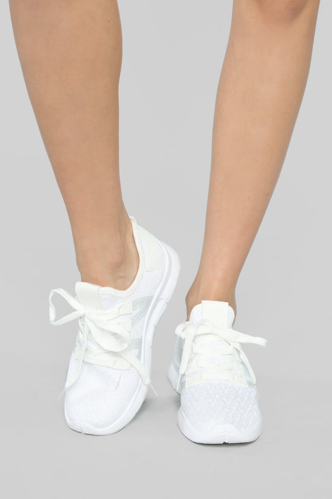 Motivation Sneaker - White