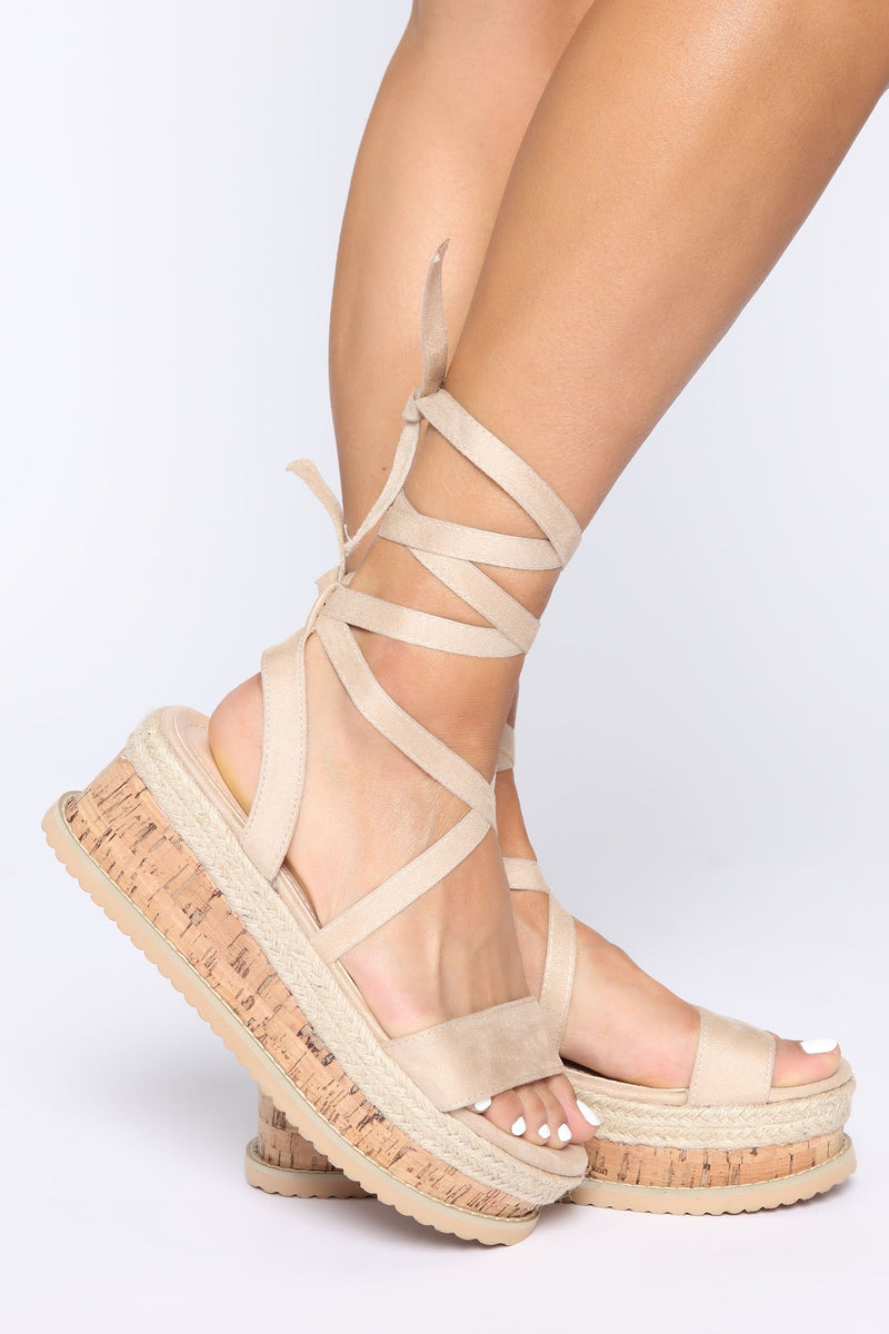 Resort Bae Wedges - Beige
