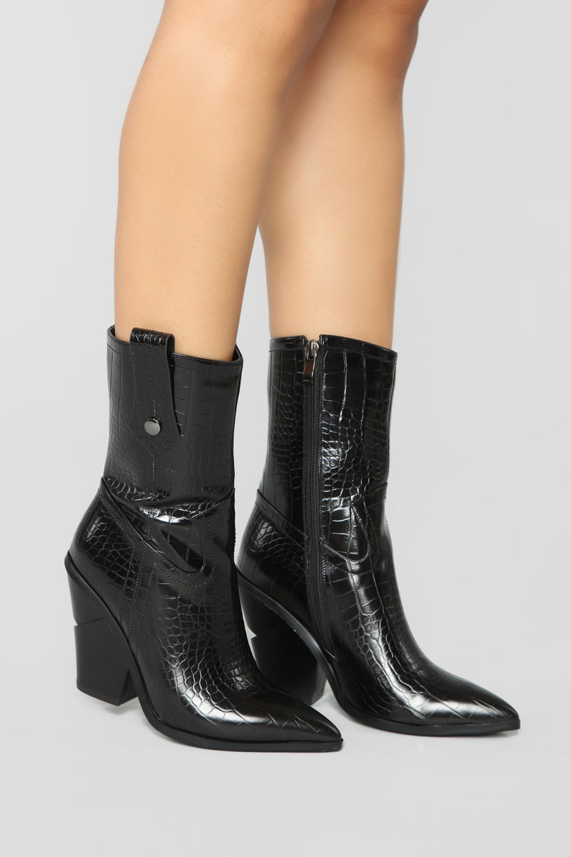 Apology Accepted Booties - Black