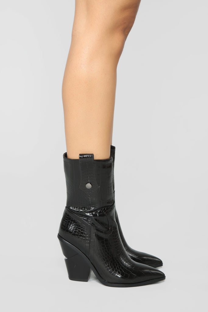 Apology Accepted Booties - Black