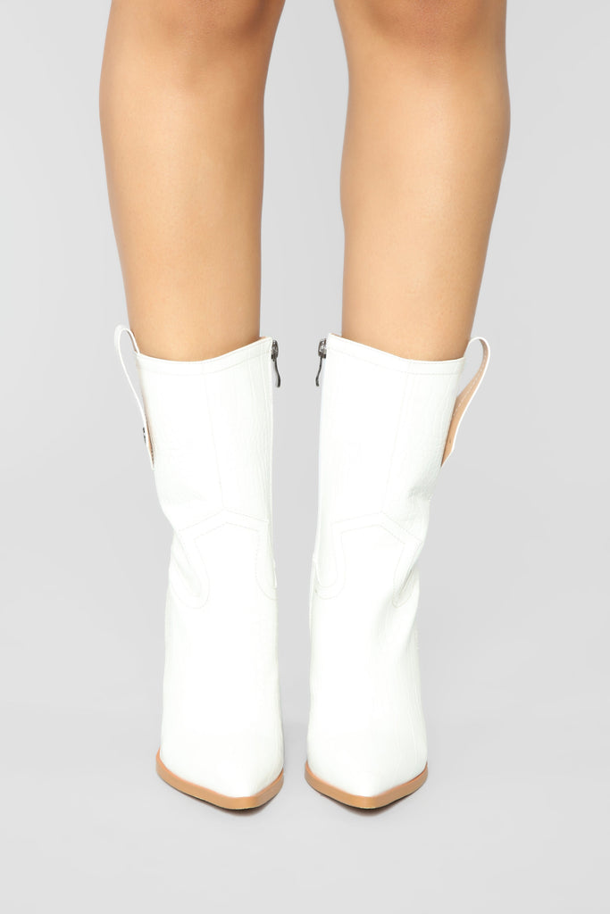 Apology Accepted Booties - White