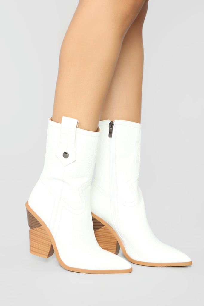 Apology Accepted Booties - White