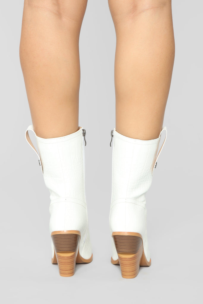 Apology Accepted Booties - White