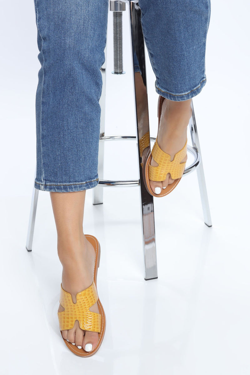 Invincible Flat Sandals - Yellow