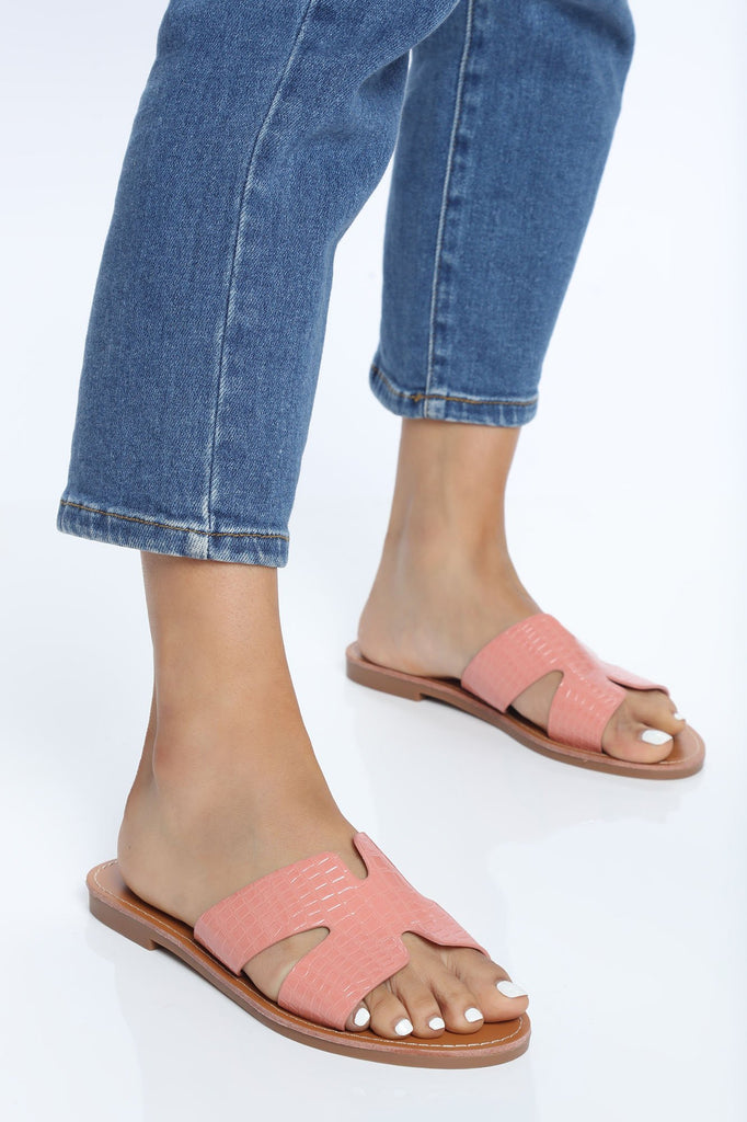 Invincible Flat Sandals - Blush