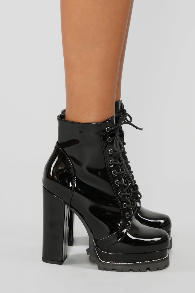 Just Drop It Booties - Black