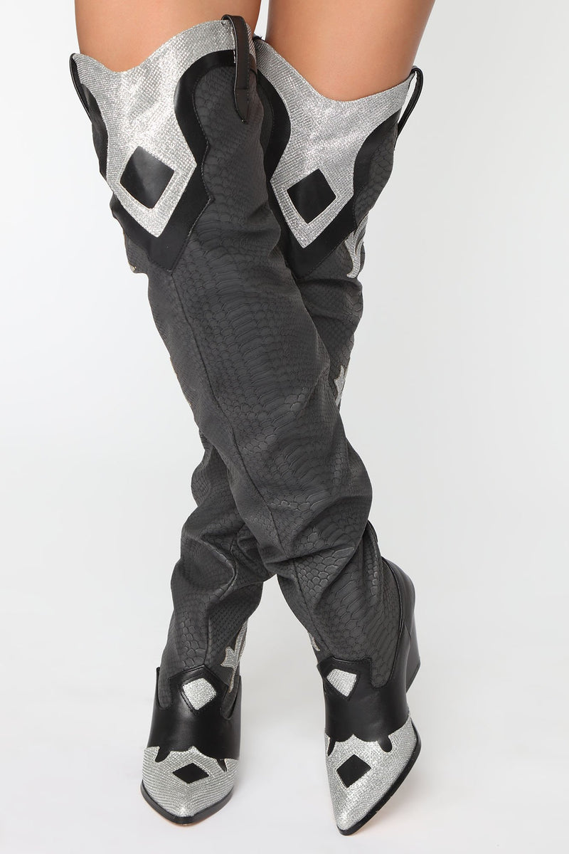 Rare Sighting Heeled Boots - Black