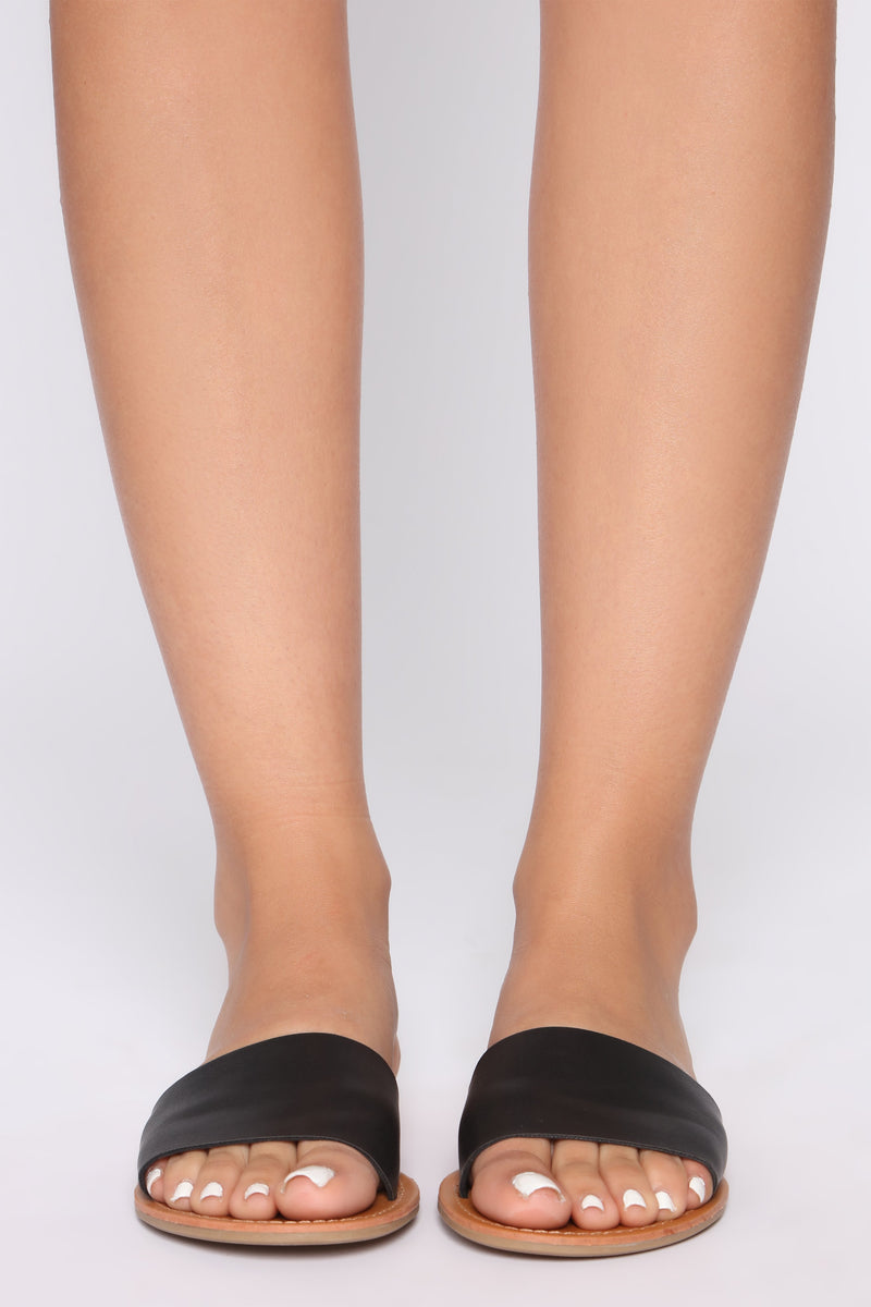 One Wish Flat Sandals - Black