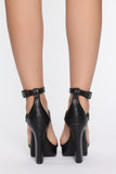 Queen Of Hearts Heeled Sandals - Black