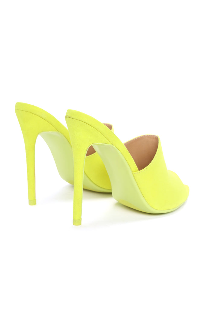 Point Me Out Mule Heel - Neon Yellow
