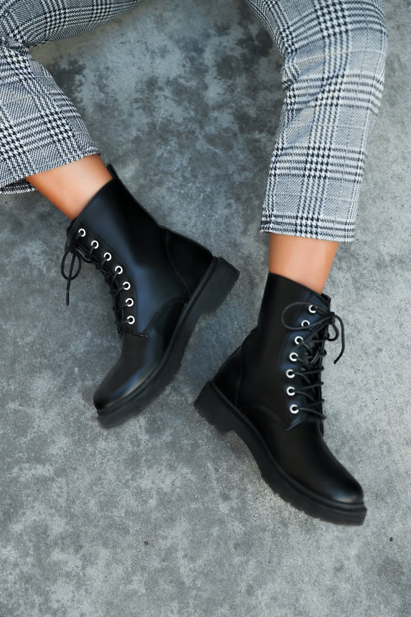 Keep It Running Booties - Black