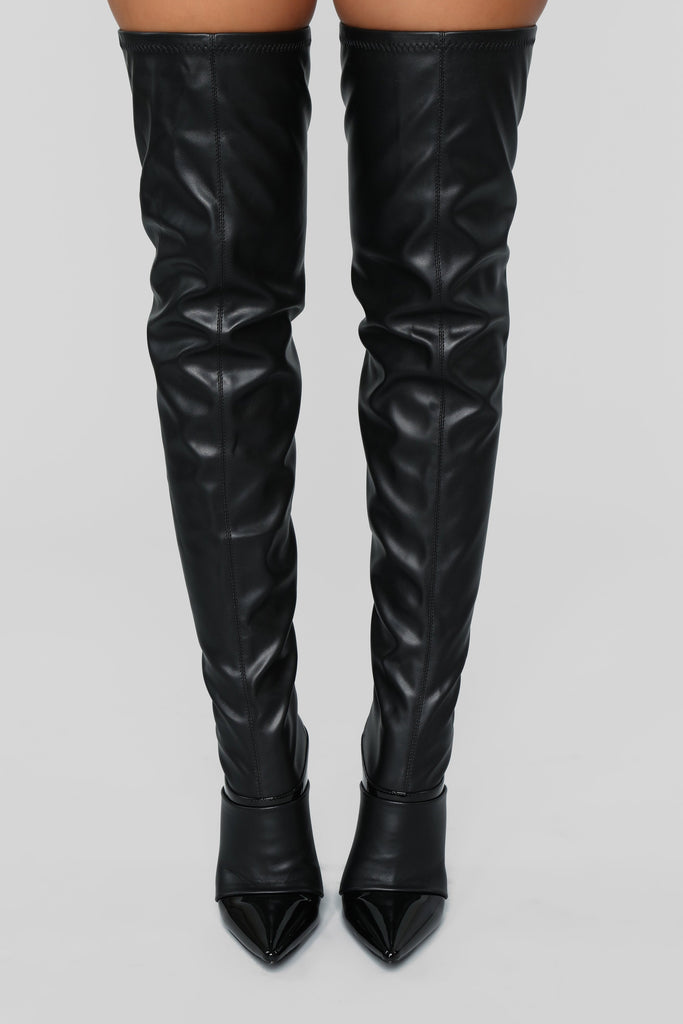 Leveling Up Boot - Black