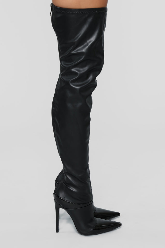 Leveling Up Boot - Black
