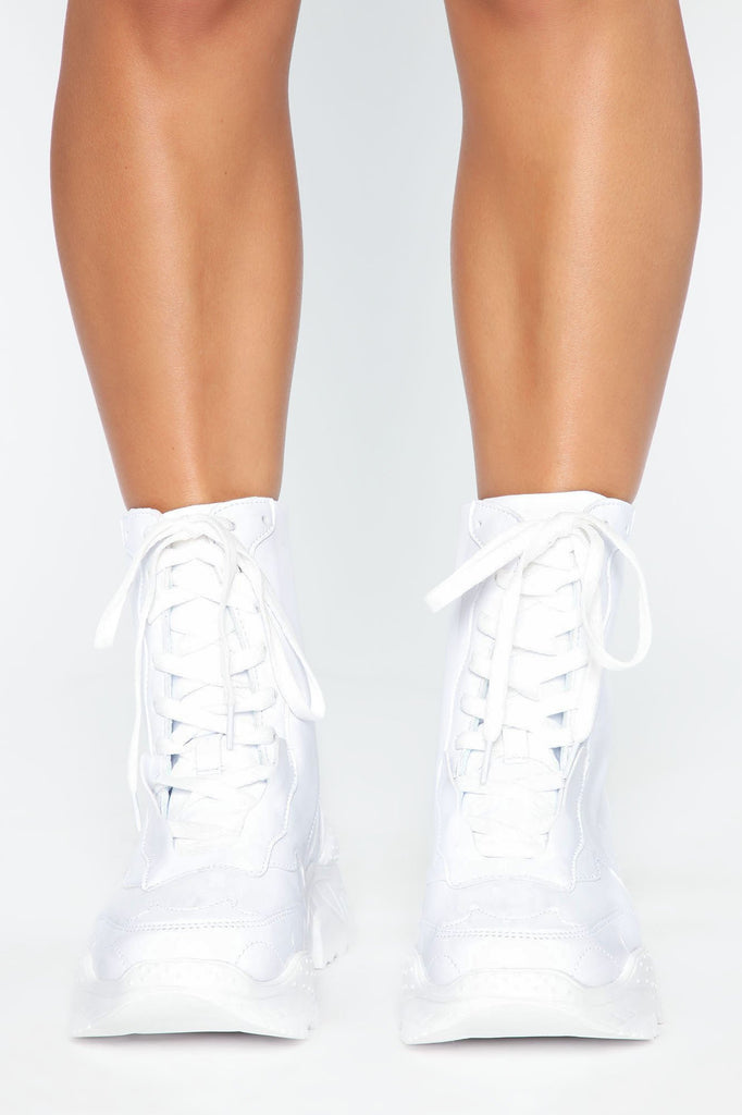Space Apart Sneakers - White