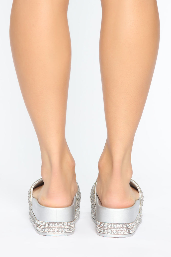 She's So Extra Platform Slides - Silver