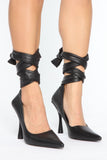 Be Exposed Pumps - Black
