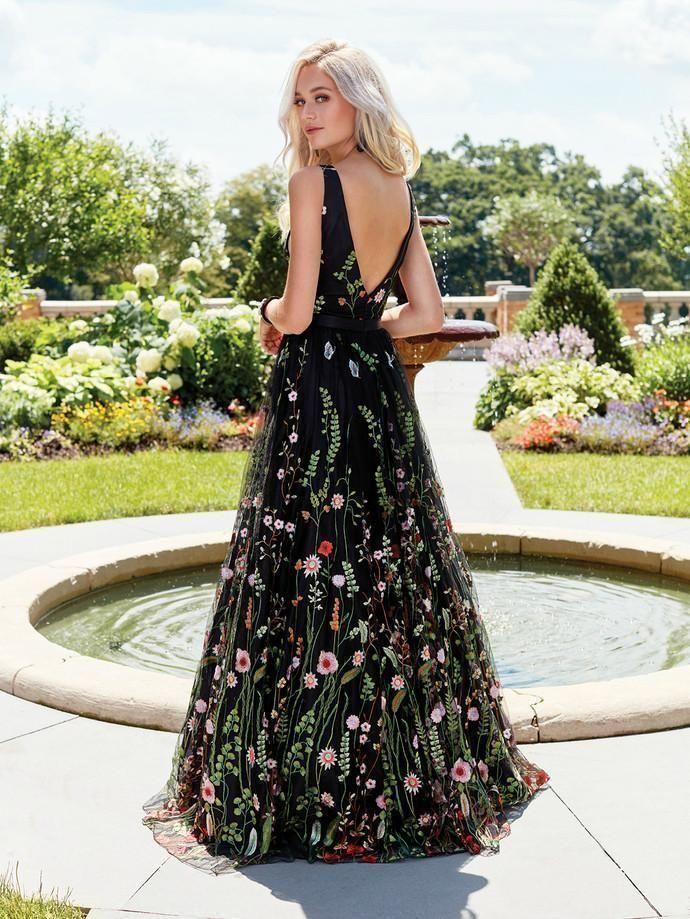 Exquisite V-neck Lace Prom Dresses Long Floral Formal Gowns