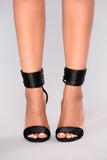 Donna Satin Heel - Black