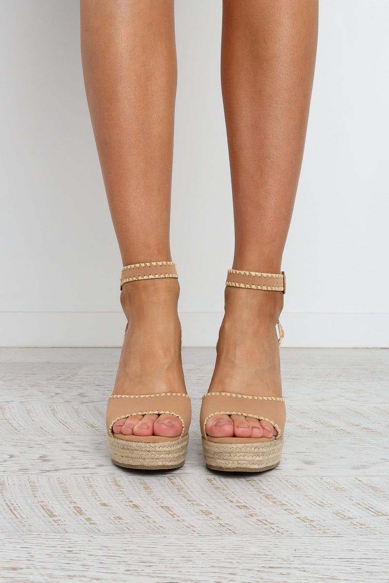 Sasha Wedge - Camel Nubuck